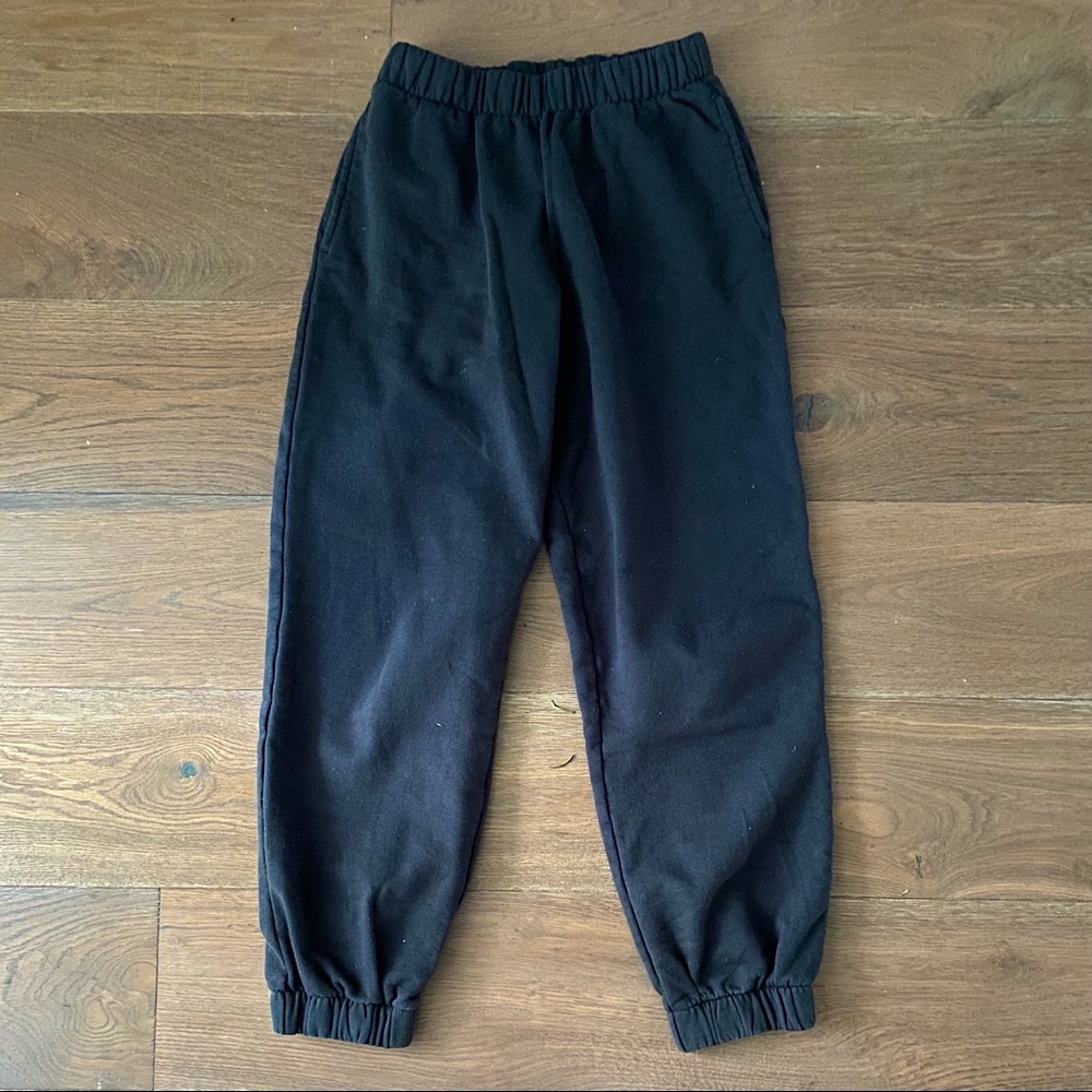 Brandy Melville “Rosa Sweatpants”